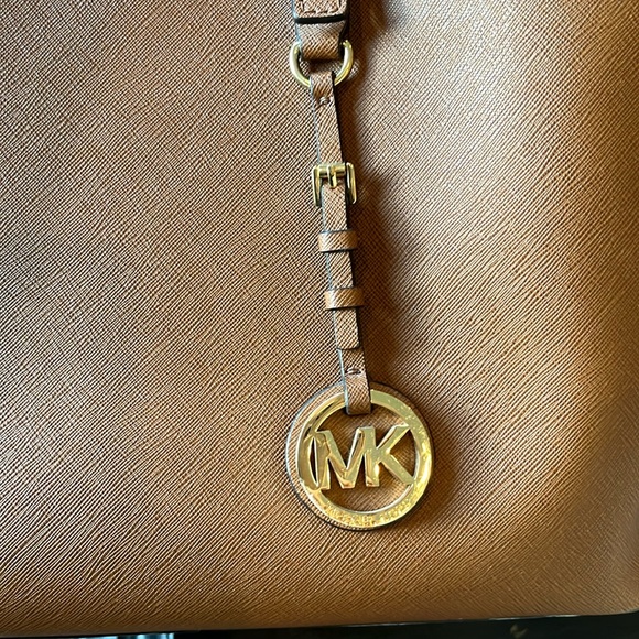 Michael Kors Large Jet Set Tote - Picture 3 of 7